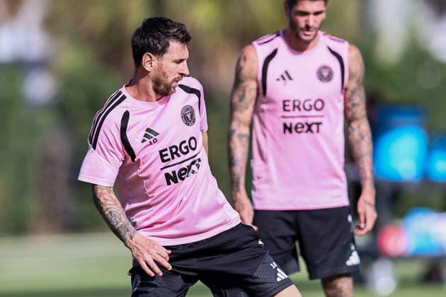 FORT LAUDERDALE, FL - AUGUST 18: Lionel Messi (10) of Inter Miami CF attends an Inter Miami Training Session at Florida Blue Training Center on August 18, 2026 in Fort Lauderdale, Florida. (Photo by Chris Arjoon Icon Sportswire) SOCCER: AUG 18 Inter Miami CF Training EDITORIAL USE ONLY Icon2608180000021