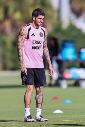 FORT LAUDERDALE, FL - AUGUST 18: Rodrigo de Paul (7) of Inter Miami CF attends an Inter Miami Training Session at Florida Blue Training Center on August 18, 2026 in Fort Lauderdale, Florida. (Photo by Chris Arjoon Icon Sportswire) SOCCER: AUG 18 Inter Miami CF Training EDITORIAL USE ONLY Icon2608180000022