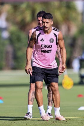 FORT LAUDERDALE, FL - AUGUST 18: Luis Suarez (9) of Inter Miami CF attends an Inter Miami Training Session at Florida Blue Training Center on August 18, 2026 in Fort Lauderdale, Florida. (Photo by Chris Arjoon Icon Sportswire) SOCCER: AUG 18 Inter Miami CF Training EDITORIAL USE ONLY Icon2608180000026