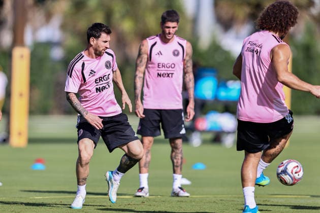 FORT LAUDERDALE, FL - AUGUST 18: Lionel Messi (10) of Inter Miami CF attends an Inter Miami Training Session at Florida Blue Training Center on August 18, 2026 in Fort Lauderdale, Florida. (Photo by Chris Arjoon Icon Sportswire) SOCCER: AUG 18 Inter Miami CF Training EDITORIAL USE ONLY Icon2608180000020