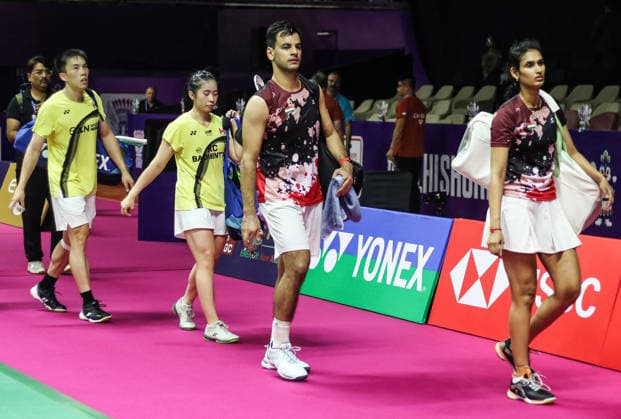 RECORD DATE NOT STATED BWF Badminton World Championships: India vs Canada New Delhi, Aug 18 (ANI): India s Rohan Kapoor and Ruthvika Shivani Gadde and Canada s Jonathan Bing Tsan Lai and Crystal Lai leave after the BWF Badminton World Championship, WM, Weltmeisterschaft 2026 mixed doubles match at Indira Gandhi Indoor Stadium, in New Delhi on Tuesday. New Delhi Delhi India Copyright: xANIx ANI_20260818063