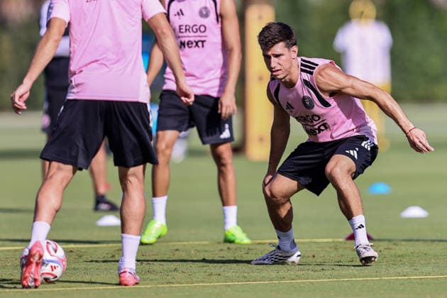 FORT LAUDERDALE, FL - AUGUST 18: Facundo Mura (4) of Inter Miami CF is seen at an Inter Miami Training Session at Florida Blue Training Center on August 18, 2026 in Fort Lauderdale, Florida. (Photo by Chris Arjoon Icon Sportswire) SOCCER: AUG 18 Inter Miami CF Training EDITORIAL USE ONLY Icon2608180000041