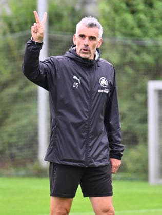 18.08.2026 - Fussball - 2. Bundesliga - Saison 2026 2027 - SpVgg Greuther Fürth Fuerth ( Kleeblatt ) - Training - - xwoxzix - Danny Schwarz (Co-Trainer SpVgg Greuther Fürth ) *** August 18, 2026 Soccer 2. Bundesliga 2026–2027 Season SpVgg Greuther Fürth Fürth Kleeblatt Practice xwoxzix Danny Schwarz, Assistant Coach, SpVgg Greuther Fürth