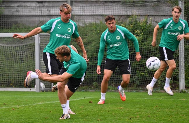 18.08.2026 - Fussball - 2. Bundesliga - Saison 2026 2027 - SpVgg Greuther Fürth Fuerth ( Kleeblatt ) - Training - - xwoxzix - Felix Klaus (30, SpVgg Greuther Fürth ) Jannik Dehm ( 23, SpVgg Greuther Fürth ) *** August 18, 2026 Soccer 2. Bundesliga 2026–2027 Season SpVgg Greuther Fürth (Füroth Kleeblatt) Practice xwoxzix Felix Klaus 30, SpVgg Greuther Fürth Jannik Dehm 23, SpVgg Greuther Fürth