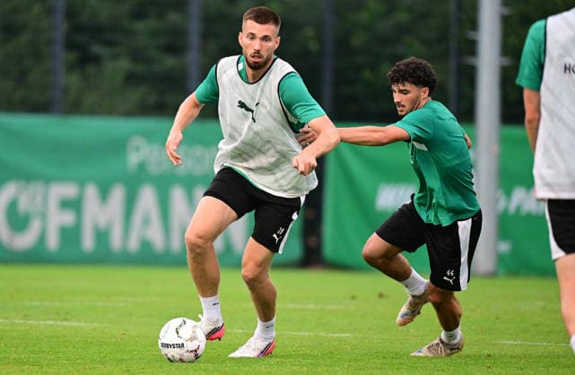 18.08.2026 - Fussball - 2. Bundesliga - Saison 2026 2027 - SpVgg Greuther Fürth Fuerth ( Kleeblatt ) - Training - - xwoxzix - Doni Edon Arifi (28, SpVgg Greuther Fürth ) Mehmet Avlayici (44, SpVgg Greuther Fürth ) *** August 18, 2026 Soccer 2. Bundesliga 2026–2027 Season SpVgg Greuther Fürth Fürth Kleeblatt Training xwoxzix Doni Edon Arifi 28, SpVgg Greuther Fürth Mehmet Avlayici 44, SpVgg Greuther Fürth