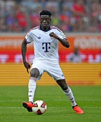 18.08.2026, Fussball Bundesliga 2026 2027, Testspiel, 1.FC Heidenheim - FC Bayern München, in der Voith-Arena Heidenheim, Bara Sapoko Ndiaye (Bayern München) am Ball. *** August 18, 2026, 2026–2027 Bundesliga, Friendly Match, 1. FC Heidenheim vs. FC Bayern Munich, at the Voith Arena in Heidenheim, Bara Sapoko Ndiaye of Bayern Munich in action