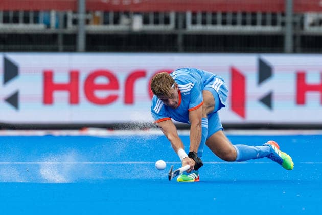 Argentina v Netherlands - FIH Hockey World Cup AMSTELVEEN, NETHERLANDS - AUGUST 18: Justen Blok of Netherlands during the FIH Hockey World Cup match between Argentina and Netherlands at Wagener Stadion on August 18, 2026 in Amstelveen, Netherlands. Amstelveen Wagener Stadion Netherlands Content not available for redistribution in The Netherlands directly or indirectly through any third parties. Copyright: xMarcelxvanxPlateringenx