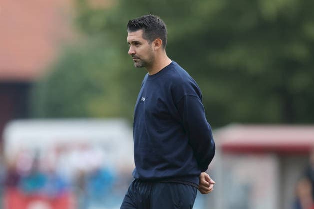 18.08.2026, Herren, Fussball, Saison 2026 2027, Regionalliga Bayern, 5. Spieltag: TSV Aubstadt - TSV 1860 Muenchen Alper Kayabunar (Cheftrainer, TSV 1860 München) Sulzfeld Schulstadion Aubstadt (NGN Arena) Bayern Deutschland *** August 18, 2026, Men s, Soccer, 2026–2027 season, Bavarian Regional League, Matchday 5: TSV Aubstadt vs. TSV 1860 Munich; Alper Kayabunar, Head Coach, TSV 1860 Munich; Sulzfeld School Stadium, Aubstadt; NGN Arena, Bavaria, Germany