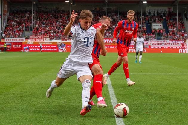 Tim Binder 47 (FC Bayern Muenchen) im Duell mit Jonas Foehrenbach 19 (1FC Heidenheim 1846), 1. FC Heidenheim 1846 vs. FC Bayern Muenchen, Fussball, Maenner, Bundesliga, Freundschaftsspiel, Friendly Match, Saison 2026 2027, 18.08.2026 DFB regulations prohibit any use of photographs as image sequences and or quasi-video Heidenheim Baden-Wuerttemberg Deutschland *** Tim Binder, 47, FC Bayern Munich, in a duel with Jonas Foehrenbach, 19, 1. FC Heidenheim 1846, 1 FC Heidenheim 1846 vs. FC Bayern Munich, Soccer, Men, Bundesliga, Friendly Match, Season 2026–2027, August 18, 2026 DFB regulations prohibit any use of photographs as image sequences and or quasi-video Heidenheim, Baden-Württemberg, Germany Copyright: xkolbert-press MartinxAgüerax