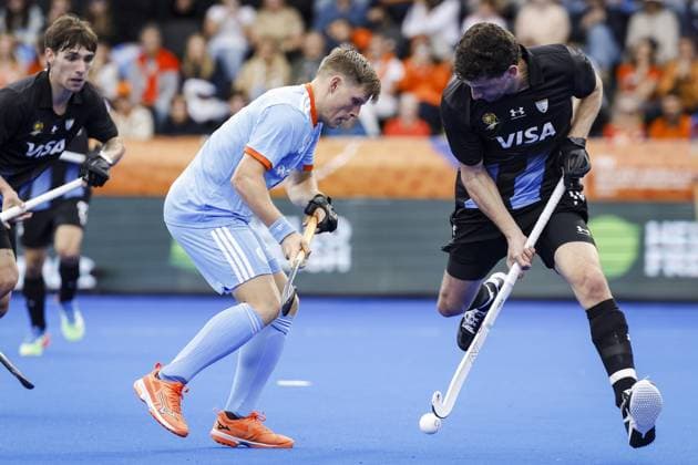 AMSTELVEEN - Tomas Ruiz of Argentina, Maico Casella of Argentina and Nicolas della Torre of Argentina during the group stage match at the Hockey World Cup between Argentina and the Netherlands at the Wagener Stadium. BAS CZERWINSKI ANP xVIxANPxSportx xxANPxIVx 565759577 originalFilename: 565759577.jpg