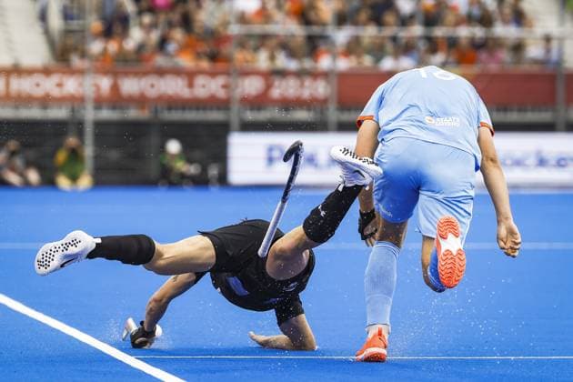 AMSTELVEEN - Nicolas Keenan of Argentina and Floris Wortelboer of the Netherlands during the group stage match at the Hockey World Cup between Argentina and the Netherlands at the Wagener Stadium. BAS CZERWINSKI ANP xVIxANPxSportx xxANPxIVx 565759635 originalFilename: 565759635.jpg