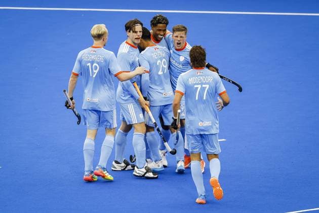 AMSTELVEEN - Tjep Hoedemakers of the Netherlands, Lars Balk of the Netherlands, Tijmen Reyenga of the Netherlands, Terrance Pieters of the Netherlands, Koen Bijen of the Netherlands and Floris Middendorp of the Netherlands celebrate the 1-2 during the group stage match at the Hockey World Cup between Argentina and the Netherlands at the Wagener Stadium. BAS CZERWINSKI ANP xVIxANPxSportx xxANPxIVx 565761363 originalFilename: 565761363.jpg