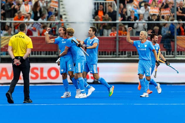 Argentina v Netherlands - FIH Hockey World Cup AMSTELVEEN, NETHERLANDS - AUGUST 18: Jonas de Geus, Duco Telgenkamp, Derck de Vilder and Joep de Mol of Netherlands during the FIH Hockey World Cup match between Argentina and Netherlands at Wagener Stadion on August 18, 2026 in Amstelveen, Netherlands. Amstelveen Wagener Stadion Netherlands Content not available for redistribution in The Netherlands directly or indirectly through any third parties. Copyright: xMarcelxvanxPlateringenx