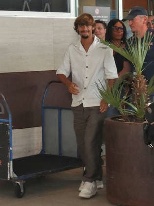 IPA87601443 - Ciampino, August 18, 2026: Rodrigo Mora, Roma s new signing, at the airport (Photo by Gino Mancini)  Copyright: xGinoxMancini IPAxSportx xx 87601443