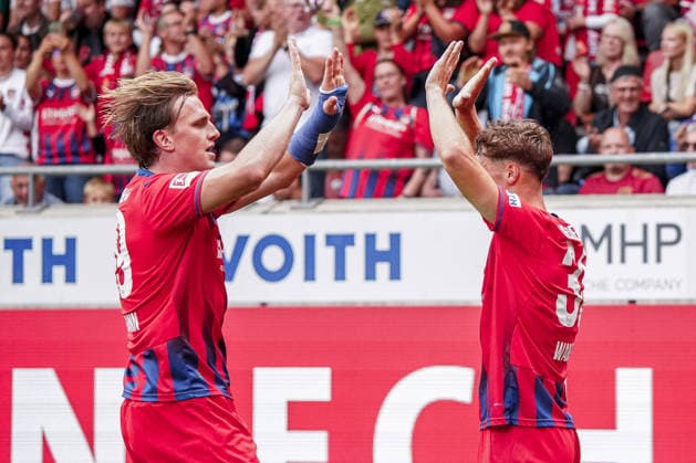 Deutschland: Fussball Saison 2026 2027 , Testspiel Freundschaftsspiel , 1. FC Heidenheim vs. FC Bayern München - Voith-Arena (Heidenheim) Yannik Wagner (1. FC Heidenheim, 38) und Mikkel Kaufmann (1. FC Heidenheim, 29) Tor, Torjubel, Jubel, Freude, Emotionen, Tor und Torjubel zum 1:0 Heidenheim Voith-Arena Deutschland Germany *** Germany Soccer Season 2026–2027, Exhibition Match, 1. FC Heidenheim vs. FC Bayern Munich, Voith Arena, Heidenheim, Yannik Wagner (1. FC Heidenheim, 38) and Mikkel Kaufmann (1. FC Heidenheim, 29), Goal, Goal Celebration, celebration, joy, emotions, goal, and goal celebration for the 1–0 win by Heidenheim at the Voith Arena, Germany Copyright: xBennetxLongx