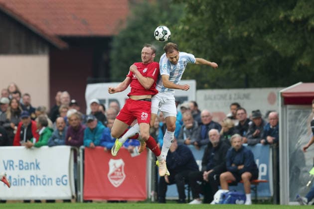 18.08.2026, Herren, Fussball, Saison 2026 2027, Regionalliga Bayern, 5. Spieltag: TSV Aubstadt - TSV 1860 Muenchen Marco Nickel ( 29, TSV Aubstadt) und Michael Eberwein ( 13, TSV 1860 München) Sulzfeld Schulstadion Aubstadt (NGN Arena) Bayern Deutschland *** August 18, 2026, Men s Soccer, 2026–2027 Season, Bavarian Regional League, Matchday 5: TSV Aubstadt vs. TSV 1860 Munich—Marco Nickel (29), TSV Aubstadt, and Michael Eberwein (13), TSV 1860 Munich, Sulzfeld, Schulstadion Aubstadt, NGN Arena, Bavaria, Germany