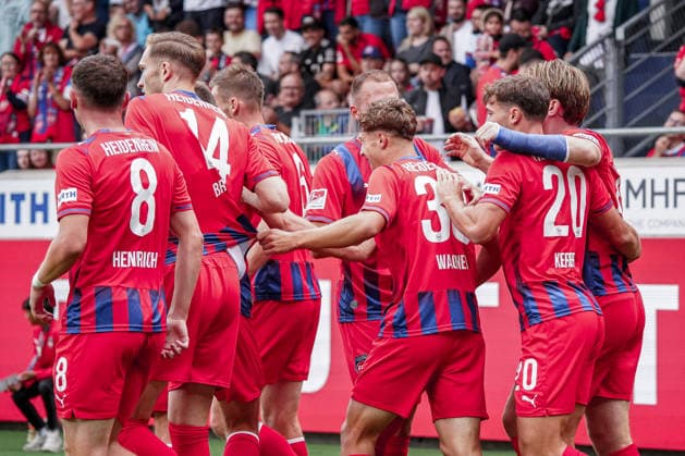 Deutschland: Fussball Saison 2026 2027 , Testspiel Freundschaftsspiel , 1. FC Heidenheim vs. FC Bayern München - Voith-Arena (Heidenheim) Tor, Torjubel, Jubel, Freude, Emotionen, Tor und Torjubel zum 1:0 Heidenheim Voith-Arena Deutschland Germany *** Germany Soccer Season 2026–2027, Exhibition Match, 1. FC Heidenheim vs. FC Bayern Munich, Voith Arena, Heidenheim: Goal, Goal Celebration, Cheering, Joy, Emotions, Goal and Goal Celebration for the 1–0 Win, Heidenheim, Voith Arena, Germany Copyright: xBennetxLongx