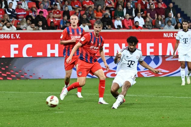 18.08.2026, xsltx, Fussball Testspiel, 1.FC Heidenheim - FC Bayern München v.l. v.re. Nathaniel Brown (FC Bayern München) trifft zum 4:2-Endstand (DFL DFB REGULATIONS PROHIBIT ANY USE OF PHOTOGRAPHS as IMAGE SEQUENCES and or QUASI-VIDEO) *** August 18, 2026, xsltx, soccer exhibition match, 1 FC Heidenheim vs. FC Bayern Munich v l v re Nathaniel Brown FC Bayern Munich scores to make it 4–2 final score DFL DFB REGULATIONS PROHIBIT ANY USE OF PHOTOGRAPHS AS IMAGE SEQUENCES AND OR QUASI-VIDEO