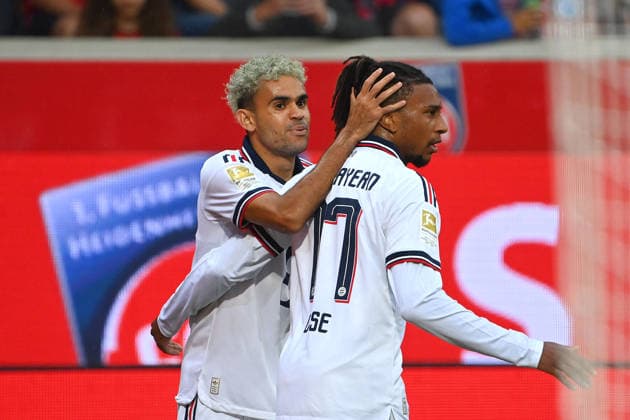 Torjubel Luis DIAZ (Bayern Muenchen) mit Michael OLISE (Bayern Muenchen), Jubel,Freude,Begeisterung,Aktion. Fussball Testpiel 1.FC Heidenheim - FC Bayern Muenchen 2-5 am 18.08.2025 , VOITH ARENA. *** Goal celebration: Luis DIAZ (Bayern Munich) with Michael OLISE (Bayern Munich); celebration, joy, excitement, action; soccer friendly match: 1. FC Heidenheim vs. FC Bayern Munich 2–5 on August 18, 2025, at VOITH ARENA