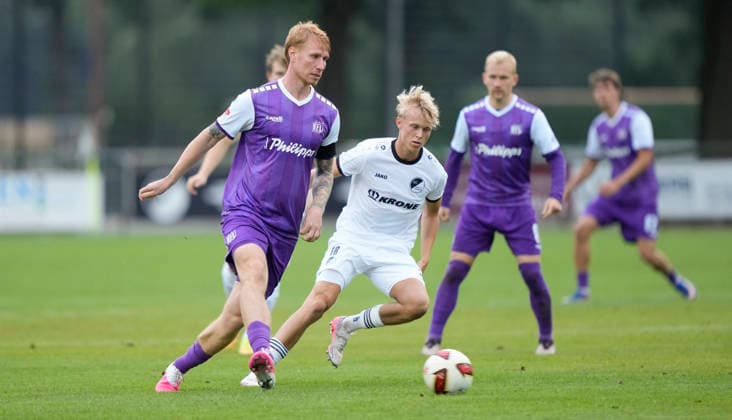 18.08.2026, Getränke Hoffmann Stadion, Spelle, GER, 2. Liga und Oberliga: Testspiel SC Spelle-Venhaus vs VfL Osnabrück, Bjarke Jacobsen (VfL Osnabrück 15) vs Matteo Eichelmeyer (Spelle 18) DFL REGULATIONS PROHIBIT ANY USE OF PHOTOGRAPHS AS IMAGE SEQUENCES AND OR QUASI-VIDEO. Spelle Niedersachsen Getränke Hoffmann Stadion *** August 18, 2026, Getränke Hoffmann Stadium, Spelle, GER, 2. Liga and Oberliga Friendly Match: SC Spelle Venhaus vs. VfL Osnabrück, Bjarke Jacobsen (VfL Osnabrück 15) vs. Matteo Eichelmeyer (Spelle 18). DFL regulations prohibit any use of photographs as image sequences and or quasi-video. Spelle, Lower Saxony, Getränke Hoffmann Stadium