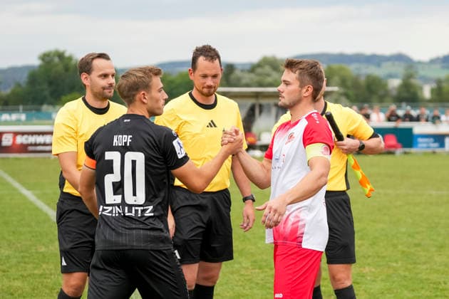 Alexander Kopf (SSV Ulm 1846 Fussball, 20) und Jonathan Hill (TSV Berg, 7), GER, TSV Berg vs. SSV Ulm 1846 Fussball, Fussball, WFV Pokal, 3. Runde, Spielzeit 2026 2027, 18.08.26 GER, TSV Berg vs. SSV Ulm 1846 Fussball, Fussball, WFV Pokal, 3. Runde, Spielzeit 2026 2027, 18.08.26 Berg *** Alexander Kopf, SSV Ulm 1846 Soccer, age 20, and Jonathan Hill, TSV Berg, age 7, GER, TSV Berg vs. SSV Ulm 1846 Soccer, Soccer, WFV Cup, 3rd Round, 2026–2027 Season, August 18, 2026, GER, TSV Berg vs. SSV Ulm 1846 Soccer, Soccer, WFV Cup, Round 3, 2026–2027 season, August 18, 2026, Berg Copyright: xEibner-Pressefoto MaximilianxRistx EP_MRT