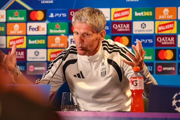 SOCCER - UEFA CL, Celtic vs LASK GLASGOW,SCOTLAND,18.AUG.26 - SOCCER - UEFA Champions League, play-off, Celtic Glasgow vs Linzer ASK, preview, press conference, PK, Pressekonferenz LASK. Image shows head coach Dietmar Kuehbauer (LASK).  GEPAxpictures xManuelxBinder
