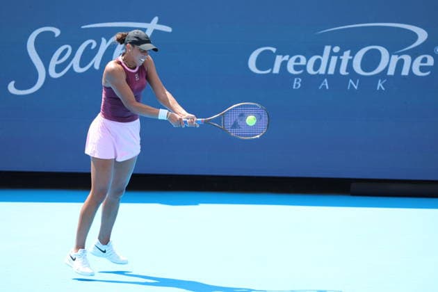 August 18, 2026, Mason, Oh, USA: Cincinnati Open Tennis 2026 - Madison Keys hits a ball against Katerina Siniakova in the Cincinnati Open Tennis Tournament held in Mason OH. 2026 08 18. ZUMAPress Mason USA - ZUMAn24_ 20260818_zaf_n24_037 Copyright: xWallyxNellx
