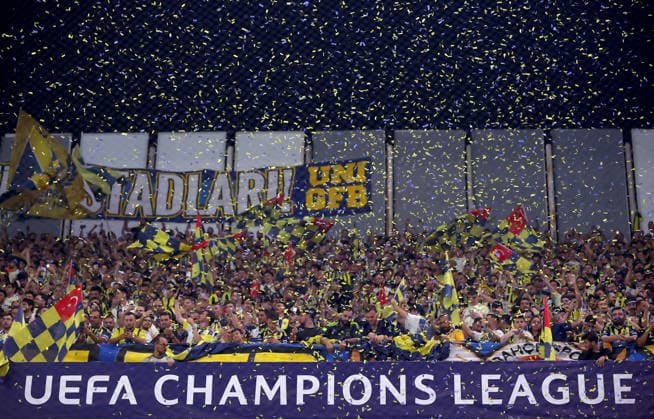 Fenerbahce v Olympique Lyonnais - UEFA Champions League ISTANBUL, TURKIYE - AUGUST 18: Fans display a choreography in the stands before the UEFA Champions League play-off round first-leg match between Fenerbahce and Olympique Lyonnais at Chobani Stadium on August 18, 2026, in Istanbul, Turkiye. Ali Atmaca Anadolu Istanbul Turkey. Editorial use only. Please get in touch for any other usage.  Copyright: x2026xAnadoluxAlixAtmacax