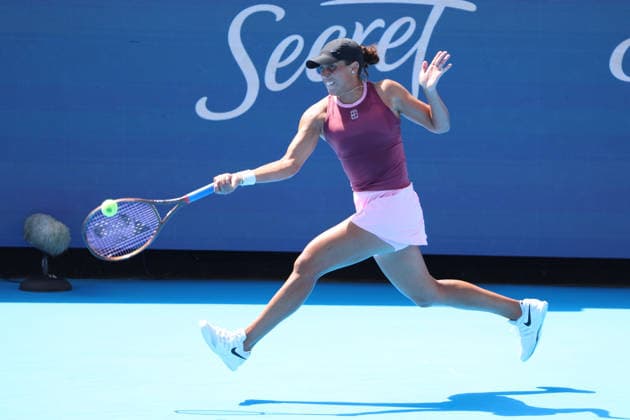 August 18, 2026, Mason, Oh, USA: Cincinnati Open Tennis 2026 - Madison Keys hits a ball against Katerina Siniakova in the Cincinnati Open Tennis Tournament held in Mason OH. 2026 08 18. ZUMAPress Mason USA - ZUMAn24_ 20260818_zaf_n24_062 Copyright: xWallyxNellx