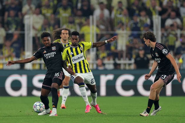 2026-08-18 Fenerbahce v Olympique Lyonnais - UEFA Champions League 2026 27 Play-Offs First Leg ISTANBUL, TURKEY - AUGUST 18: Abner Vinicius of Olympique Lyonnais, Nelson Semedo of Fenerbahce during the UEFA Champions League 2026 27 Play-Offs First Leg match between Fenerbahce and Olympique Lyonnais at Sukru Saracoglu Stadium on August 18, 2026 in Istanbul, Turkey. (Photo by BSR Agency) Istanbul Turkey Content not available for redistribution in The Netherlands directly or indirectly through any third parties. Copyright: xBSRxAgencyx