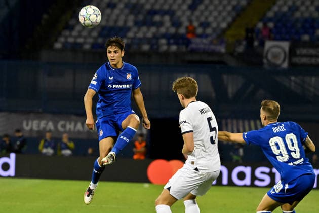 ZAGREB; CROATIA - AUGUST 18: Dijnamo player (L) in action against Henrik Heggheim of Viking (C) during the UEFA Champions League Play-Off first match between Dinamo Zagreb (CRO) and Viking (NOR) at Stadion Maksimir, Zagreb on August 18, 2026 in Zagreb, Croatia. (Photo by Igor Kupljenik Sports Press Photo).  Copyright: xIgorxKupljenikx xSPPx Sportspressphoto_SPR210604