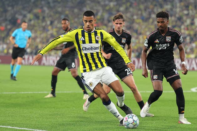 2026-08-18 Fenerbahce v Olympique Lyonnais - UEFA Champions League 2026 27 Play-Offs First Leg ISTANBUL, TURKEY - AUGUST 18: Mason Greenwood of Fenerbahce, Tyler Morton of Olympique Lyonnais, Abner Vinicius of Olympique Lyonnais during the UEFA Champions League 2026 27 Play-Offs First Leg match between Fenerbahce and Olympique Lyonnais at Sukru Saracoglu Stadium on August 18, 2026 in Istanbul, Turkey. (Photo by BSR Agency) Istanbul Turkey Content not available for redistribution in The Netherlands directly or indirectly through any third parties. Copyright: xBSRxAgencyx