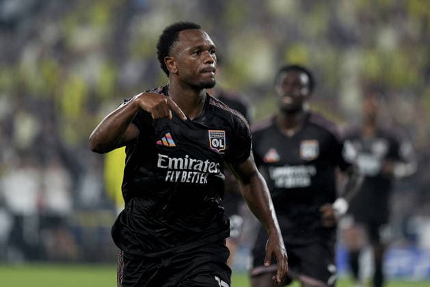 Fenerbahce v Olympique Lyonnais - UEFA Champions League ISTANBUL, TURKIYE - AUGUST 18: Olympique Lyonnais player Lois Openda (17) celebrates after scoring a goal during the UEFA Champions League play-off round first-leg match between Fenerbahce and Olympique Lyonnais at Chobani Stadium on August 18, 2026, in Istanbul, Turkiye. Arife Karakum Anadolu Istanbul Turkey. Editorial use only. Please get in touch for any other usage.  Copyright: x2026xAnadoluxArifexKarakumx