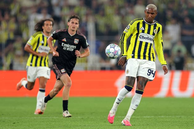2026-08-18 Fenerbahce v Olympique Lyonnais - UEFA Champions League 2026 27 Play-Offs First Leg ISTANBUL, TURKEY - AUGUST 18: Talisca of Fenerbahce during the UEFA Champions League 2026 27 Play-Offs First Leg match between Fenerbahce and Olympique Lyonnais at Sukru Saracoglu Stadium on August 18, 2026 in Istanbul, Turkey. (Photo by BSR Agency) Istanbul Turkey Content not available for redistribution in The Netherlands directly or indirectly through any third parties. Copyright: xBSRxAgencyx