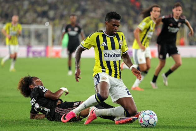 2026-08-18 Fenerbahce v Olympique Lyonnais - UEFA Champions League 2026 27 Play-Offs First Leg ISTANBUL, TURKEY - AUGUST 18: Malick Fofana of Olympique Lyonnais, Nelson Semedo of Fenerbahce during the UEFA Champions League 2026 27 Play-Offs First Leg match between Fenerbahce and Olympique Lyonnais at Sukru Saracoglu Stadium on August 18, 2026 in Istanbul, Turkey. (Photo by BSR Agency) Istanbul Turkey Content not available for redistribution in The Netherlands directly or indirectly through any third parties. Copyright: xBSRxAgencyx