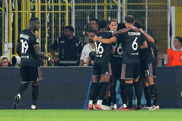 2026-08-18 Fenerbahce v Olympique Lyonnais - UEFA Champions League 2026 27 Play-Offs First Leg ISTANBUL, TURKEY - AUGUST 18: Lois Openda of Olympique Lyonnais celebrates 0-1 with teammates during the UEFA Champions League 2026 27 Play-Offs First Leg match between Fenerbahce and Olympique Lyonnais at Sukru Saracoglu Stadium on August 18, 2026 in Istanbul, Turkey. (Photo by BSR Agency) Istanbul Turkey Content not available for redistribution in The Netherlands directly or indirectly through any third parties. Copyright: xBSRxAgencyx