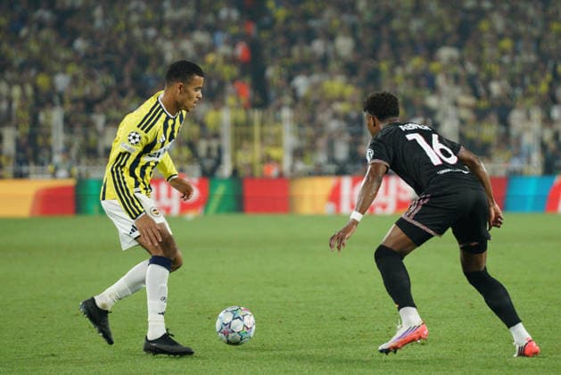 August 18, 2026, Kadikoy, Istanbul, Turkey: Mason Greenwood (L) of Fenerbahce in action against Abner (R) Olympique Lyonnais during the UEFA Champions League play-off round match between Fenerbahce and Olympique Lyonnais at the Chobani Stadium, Fenerbahce Sukru Saracoglu Sports Complex in Istanbul, Turkey, on August 18, 2026. UEFA Champions League Play-Offs: Fenerbahce Vs Olympique Lyonnais  - ZUMAu194 20260818_zip_u194_019 Copyright: xTolgaxUluturkx