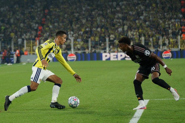 August 18, 2026, Kadikoy, Istanbul, Turkey: Mason Greenwood (L) of Fenerbahce in action against Abner (R) Olympique Lyonnais during the UEFA Champions League play-off round match between Fenerbahce and Olympique Lyonnais at the Chobani Stadium, Fenerbahce Sukru Saracoglu Sports Complex in Istanbul, Turkey, on August 18, 2026. Kadikoy Turkey - ZUMAu194 20260818_zip_u194_020 Copyright: xTolgaxUluturkx