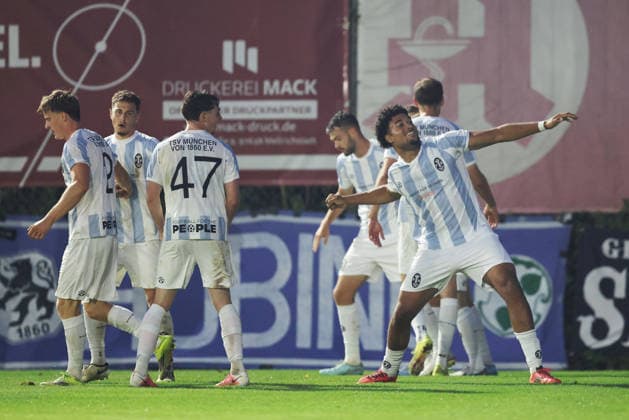 18.08.2026, Herren, Fussball, Saison 2026 2027, Regionalliga Bayern, 5. Spieltag: TSV Aubstadt - TSV 1860 Muenchen Bejubelt das 1:3, Arian Ortivero Calderon ( 12, TSV 1860 München) Sulzfeld Schulstadion Aubstadt (NGN Arena) Bayern Deutschland *** August 18, 2026, Men s Soccer, 2026–2027 Season, Bavarian Regional League, Matchday 5: TSV Aubstadt vs. TSV 1860 Munich Celebrates a 1–3 Victory, Arian Ortivero Calderon 12, TSV 1860 Munich, Sulzfeld School Stadium, Aubstadt, NGN Arena, Bavaria, Germany