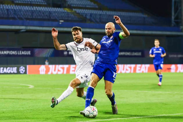 Champions League-kvalifisering, playoff: Dinamo Zagreb-Viking Zagreb 20260818. Vikings Sondre Bjorshol og Dinamo Zagrebs Josip Misic under playoff-kampen i Champions League-kvalifiseringen mellom Dinamo Zagreb og Viking pa Maksimir stadion. Foto: Nikola Krstic NTB Zagreb Kroatia EDITORIAL USE ONLY. RESTRICTED USE FOR BETTING COMPANIES Ref:_SPOxQqK7ZAbRoA.jpg *** Champions League Qualifying, Playoff: Dinamo Zagreb vs. Viking Zagreb, August 18, 2026. Viking’s Sondre Bjorshol and Dinamo Zagreb’s Josip Misic during the Champions League qualifying playoff match between Dinamo Zagreb and Viking at Maksimir Stadium. Photo by Nikola Krstic, NTB, Zagreb, Croatia. EDITORIAL USE ONLY RESTRICTED USE FOR BETTING COMPANIES  Copyright: xNikolaxKrsticx xNTBx