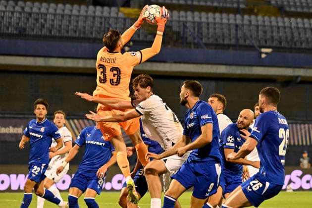 ZAGREB; CROATIA - AUGUST 18: Ivan Nevistic of Dinamo Zagreb (L) in action during the UEFA Champions League Play-Off first match between Dinamo Zagreb (CRO) and Viking (NOR) at Stadion Maksimir, Zagreb on August 18, 2026 in Zagreb, Croatia. (Photo by Igor Kupljenik Sports Press Photo).  Copyright: xIgorxKupljenikx xSPPx Sportspressphoto_SPR210612