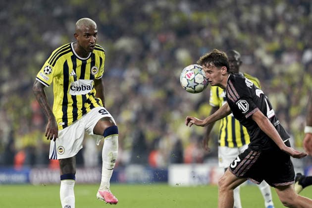 Fenerbahce v Olympique Lyonnais - UEFA Champions League ISTANBUL, TURKIYE - AUGUST 18: Talisca (94) of Fenerbahce in action against Tyler Morton (23) of Olympique Lyonnais during the UEFA Champions League play-off round first-leg match between Fenerbahce and Olympique Lyonnais at Chobani Stadium on August 18, 2026, in Istanbul, Turkiye. Arife Karakum Anadolu Istanbul Turkey. Editorial use only. Please get in touch for any other usage.  Copyright: x2026xAnadoluxArifexKarakumx