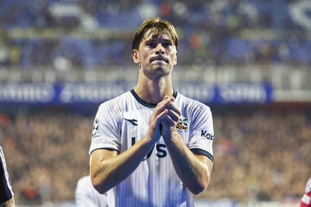 Champions League-kvalifisering, playoff: Dinamo Zagreb-Viking Zagreb 20260818. Vikings Henrik Falchener etter playoff-kampen i Champions League-kvalifiseringen mellom Dinamo Zagreb og Viking pa Maksimir stadion. Foto: Nikola Krstic NTB Zagreb Kroatia EDITORIAL USE ONLY. RESTRICTED USE FOR BETTING COMPANIES Ref:_SPOPNMd2bZgDKw.jpg *** Champions League Qualifying, Playoff: Dinamo Zagreb vs. Viking Zagreb, August 18, 2026. Henrik Falchener of Viking after the Champions League qualifying playoff match between Dinamo Zagreb and Viking at Maksimir Stadium. Photo by Nikola Krstic, NTB, Zagreb, Croatia. EDITORIAL USE ONLY. RESTRICTED USE FOR BETTING COMPANIESIES  Copyright: xNikolaxKrsticx xNTBx