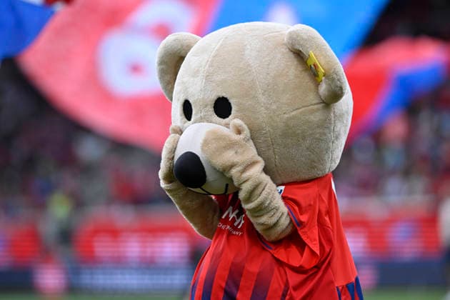 vor Spielbeginn: Maskottchen Paule 1. FC Heidenheim 1846 FCH Gestik Geste 1. FC Heidenheim 1846 FCH vs FC Bayern Muenchen FCB TESTSPIEL 18.08.2026 DFL REGULATIONS PROHIBIT ANY USE OF PHOTOGRAPHS AS IMAGE SEQUENCES AND OR QUASI-VIDEO 1. FC Heidenheim 1846 FCH vs FC Bayern Muenchen FCB TESTSPIEL *** Before the game begins, Paule, the mascot of 1 FC Heidenheim 1846 (FCH), makes a gesture. 1 FC Heidenheim 1846 (FCH) vs. FC Bayern Munich (FCB) Friendly Match August 18, 2026. DFL regulations prohibit any use of PHOTOGRAPHS AS IMAGE SEQUENCES AND OR QUASI-VIDEO 1 FC Heidenheim 1846 FCH vs. FC Bayern Munich FCB FRIENDLY MATCH