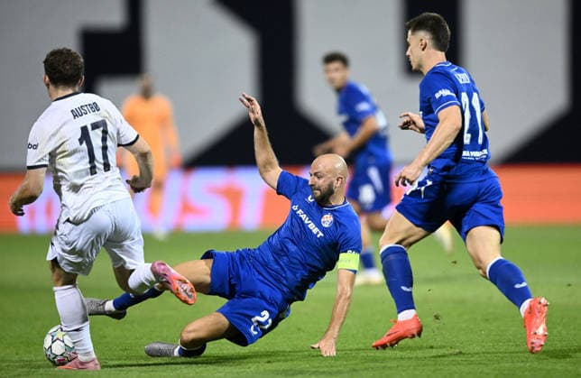 GNK Dinamo Zagreb v Viking - UEFA Champions League 2026 27 Play-Offs First Leg Edvin Austbo of Viking and Josip Misic of GNK Dinamo Zagreb fights for the ball during the UEFA Champions League 2026 27 play-offs first leg match between GNK Dinamo Zagreb and Viking at Maksimir Stadium on August 18, 2026 in Zagreb, Croatia.  MarkoxLukunic PIXSELL