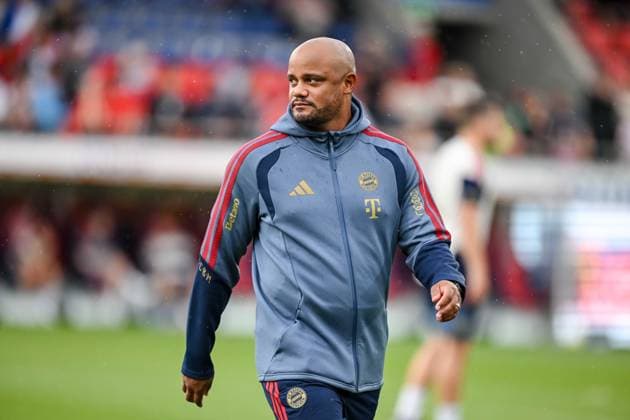Trainer Vincent Kompany (FC Bayern Muenchen) Looks on during the pre-Season Friendly match between 1.FC Heidenheim v FC Bayern Muenchen at Voith-Arena on August 18, 2026 in Heidenheim, Germany. (Photo by Harry Langer DeFodi Images) - *** Coach Vincent Kompany of FC Bayern Munich watches during the preseason friendly match between 1 FC Heidenheim and FC Bayern Munich at Voith Arena on August 18, 2026, in Heidenheim, Germany. Photo by Harry Langer, DeFodi Images