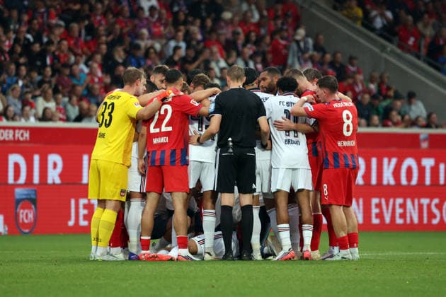 18.08.26 1. FC Heidenheim - FC Bayern München Deutschland, Heidenheim, 18.08.2026, Fussball, Bundesliga, Saison 2026 2027, Testspiel, 1. FC Heidenheim - FC Bayern München: Jamal Musiala (FC Bayern München); Verletzung. *** August 18, 2026: 1 FC Heidenheim vs. FC Bayern Munich, Germany, Heidenheim, August 18, 2026, Soccer, Bundesliga, 2026–2027 Season, Friendly Match, 1 FC Heidenheim vs. FC Bayern Munich, Jamal Musiala, FC Bayern Munich, Injury