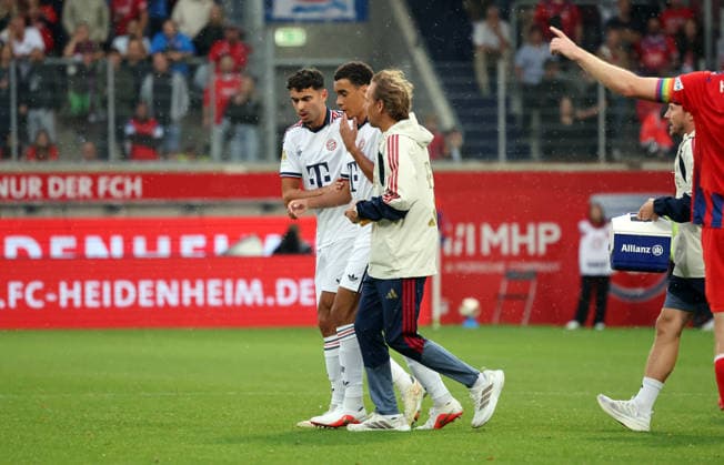 18.08.26 1. FC Heidenheim - FC Bayern München Deutschland, Heidenheim, 18.08.2026, Fussball, Bundesliga, Saison 2026 2027, Testspiel, 1. FC Heidenheim - FC Bayern München: Jamal Musiala (FC Bayern München); Verletzung. *** August 18, 2026 1 FC Heidenheim vs. FC Bayern Munich Germany, Heidenheim, August 18, 2026, Soccer, Bundesliga, 2026–2027 Season, Friendly Match, 1 FC Heidenheim vs. FC Bayern Munich, Jamal Musiala, FC Bayern Munich, Injury