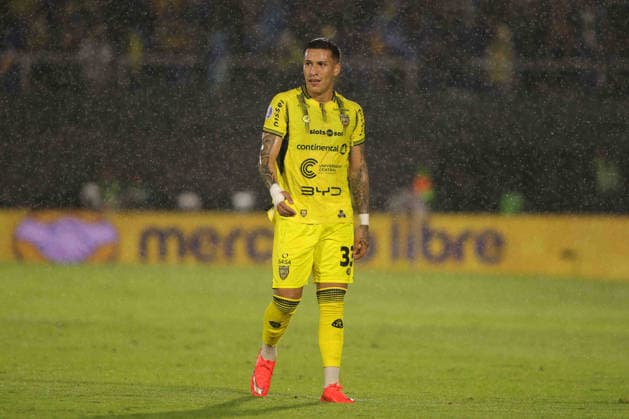 ASUNCION, PARAGUAY - AUGUST 18: Aldo Gonzalez of Recoleta FC looks on during the CONMEBOL Sudamericana 2026 Round of 16 second leg match between Deportivo Recoleta and Boca Juniors at Estadio Defensores del Chaco on August 18, 2026 in Asuncion, Paraguay. Recoleta FC vs. Boca Juniors - CONMEBOL Sudamericana 2026 Round of 16 second leg Copyright: xSebastianxFrejx