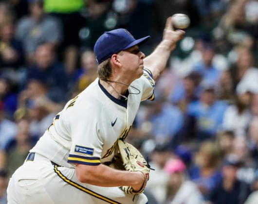 Milwaukee Brewers starting pitcher Kyle Harrison throws in the first inning of the MLB, Baseball Herren, USA game between the Seattle Mariners and the Milwaukee Brewers at American Family Field in Milwaukee, Wisconsin on Tuesday, August 18, 2026.  MIL20260818802 TANNENxMAURY
